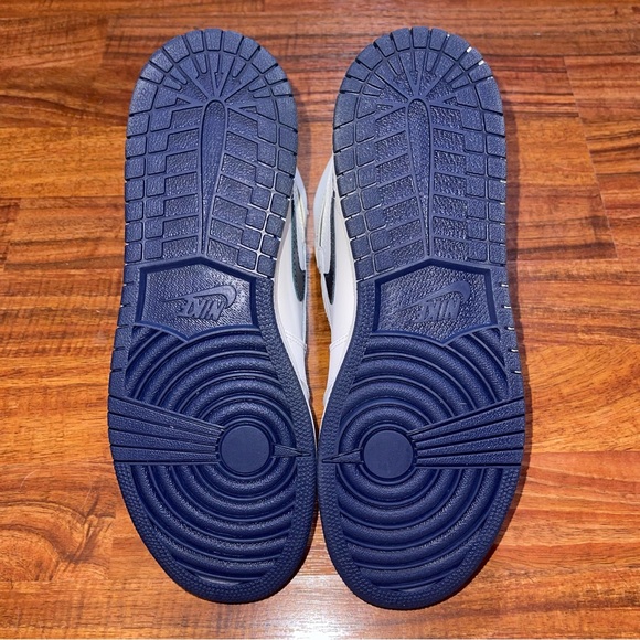 Jordan 1 Retro High OG BG ‘Metallic Navy’ - Picture 7 of 9